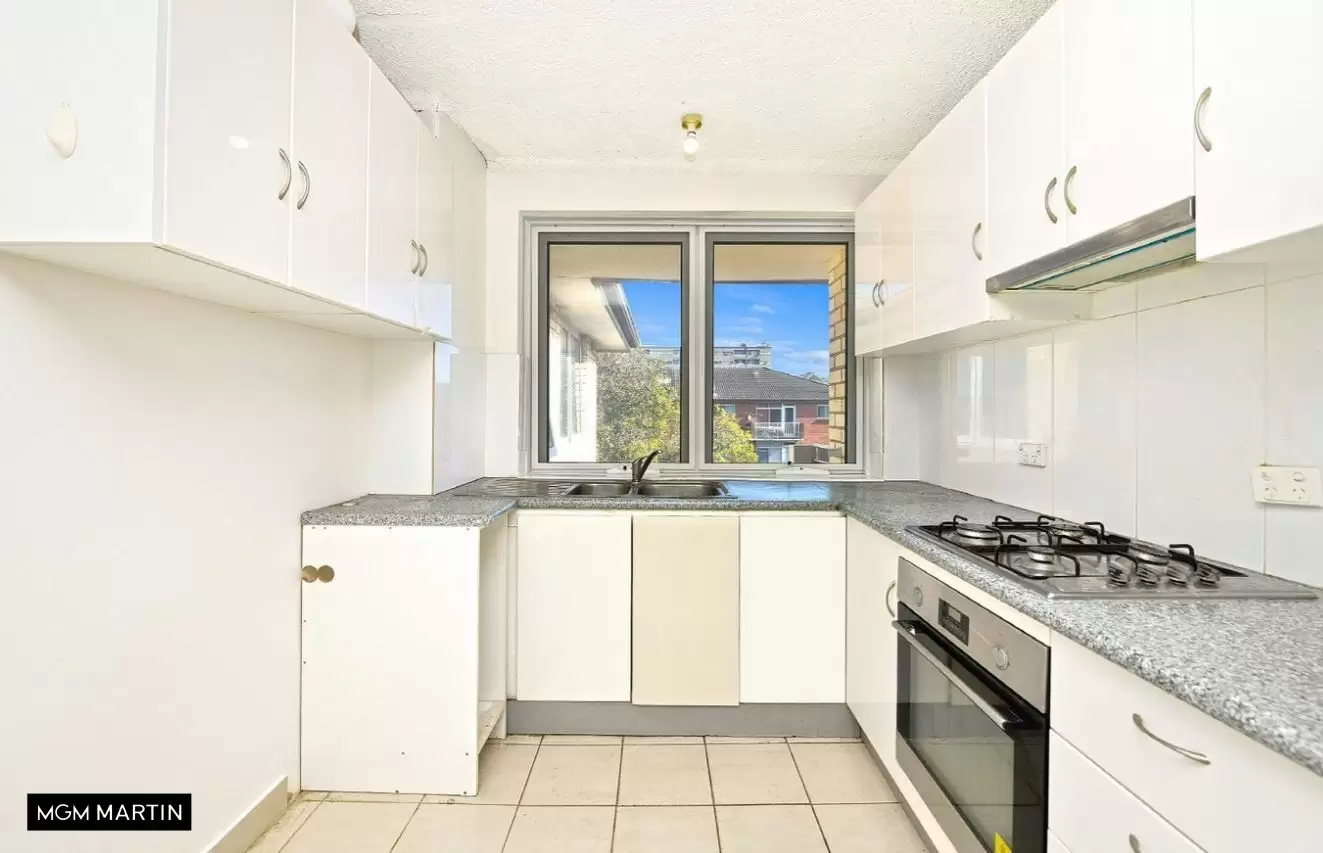 10/6 Hearne Close, Eastlakes Leased by MGM Martin - image 1
