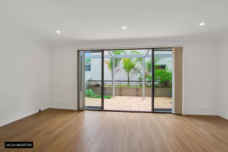 18/15 Begonia Street, Pagewood Leased by MGM Martin - image 1