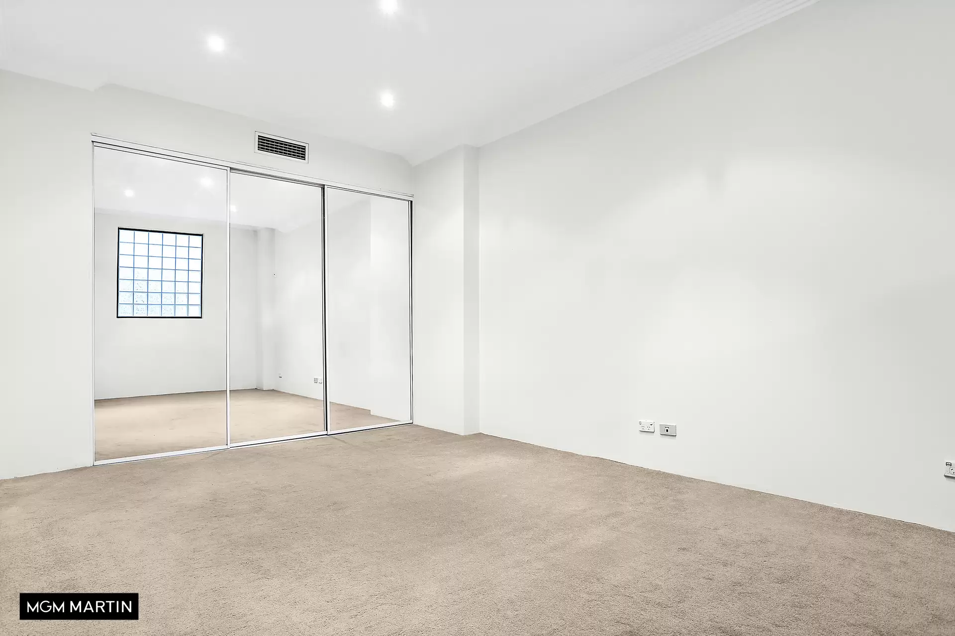 8/26-30 Epsom Road, Zetland Leased by MGM Martin - image 1