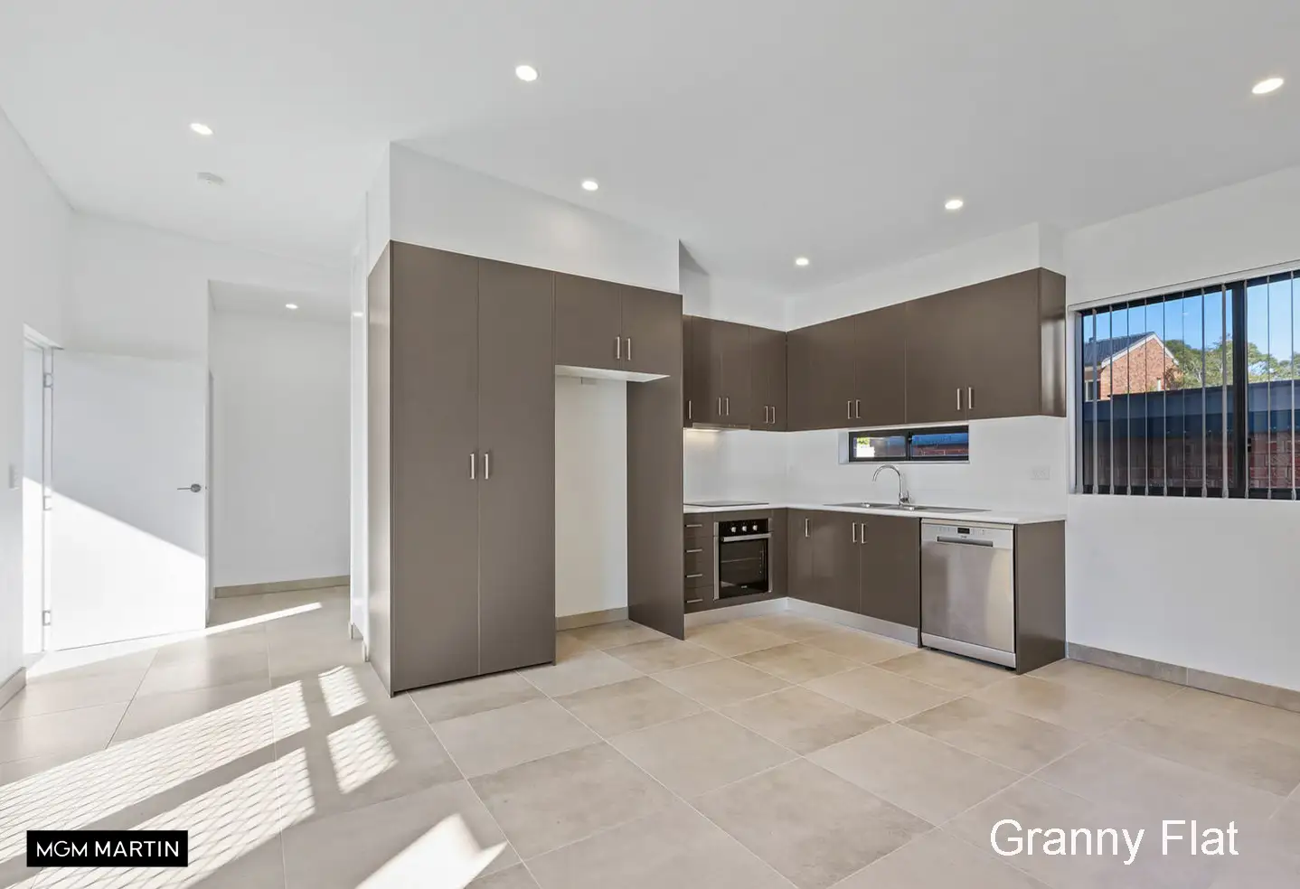 44 King Street, Eastlakes Sold by MGM Martin - image 1