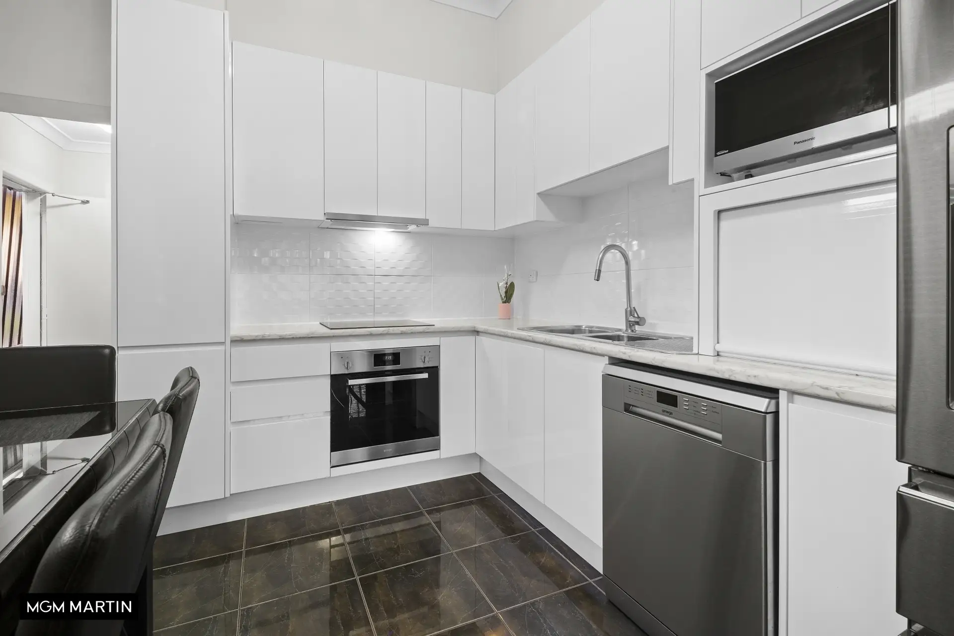 44 King Street, Eastlakes Sold by MGM Martin - image 1