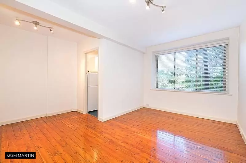 11/4 Macleay Street, Potts Point Leased by MGM Martin - image 1