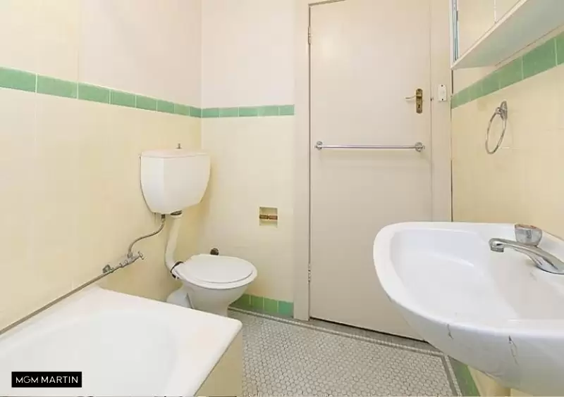 11/4 Macleay Street, Potts Point Leased by MGM Martin - image 1