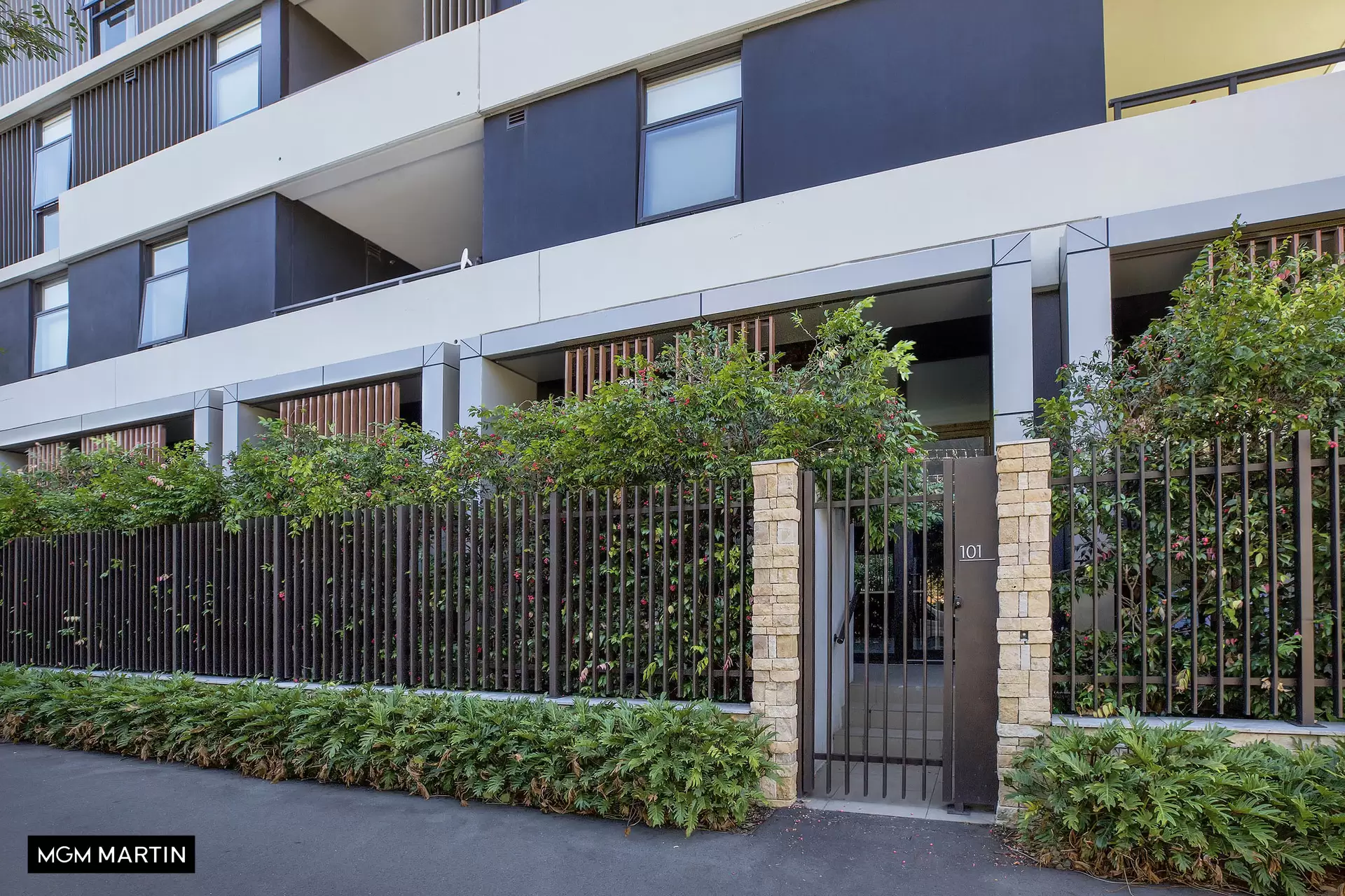 101/3 George Julius Avenue, Zetland Leased by MGM Martin - image 1