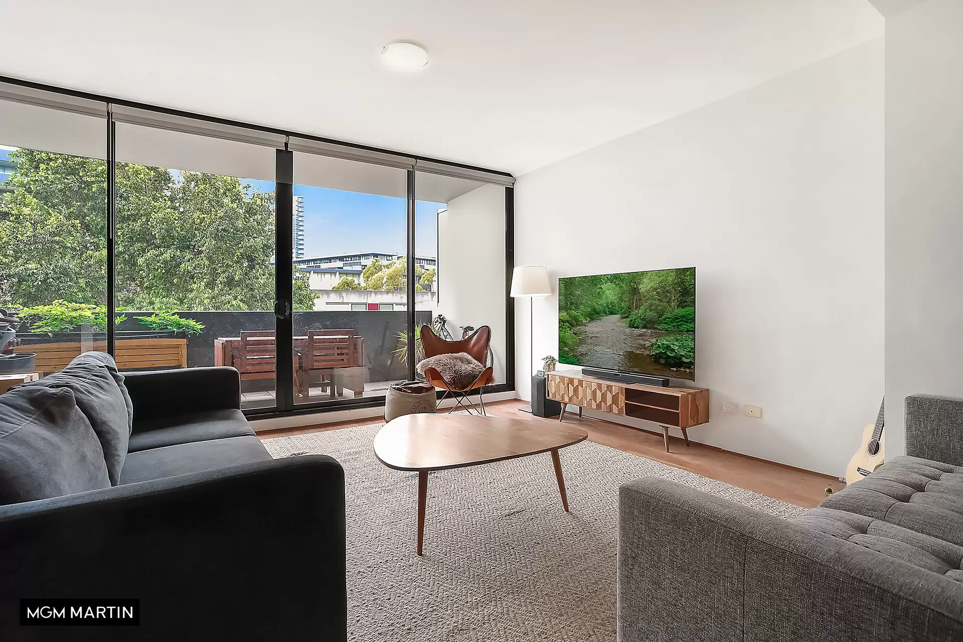 4/4 Hutchinson Walk, Zetland Leased by MGM Martin - image 1