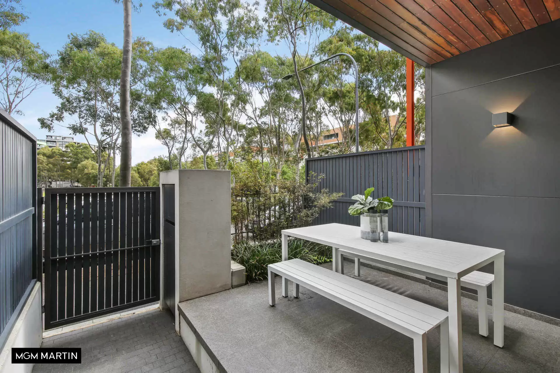19/6 Wolseley Grove, Zetland Leased by MGM Martin - image 1