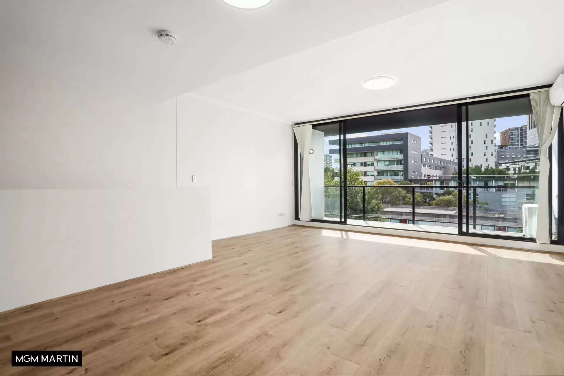 19/4 Hutchinson Walk, Zetland Leased by MGM Martin - image 1