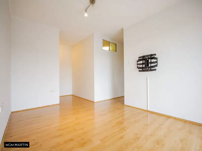 15/20 Barber Avenue, Eastlakes Leased by MGM Martin - image 1